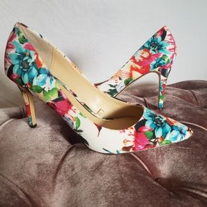 Jessica Simpson Layelia Floral heels